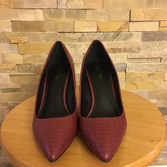 Burgundy Aldo pumps - Picture 7 of 7